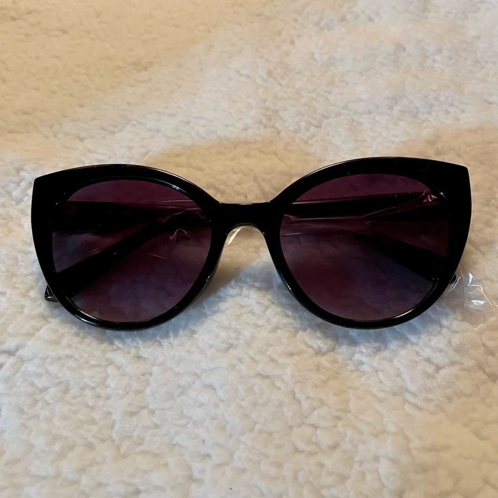 NWT. Kate Spade Samantha Sunglasses.